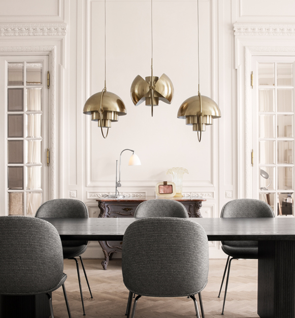 Multi-lite Gubi lampe over spisebord